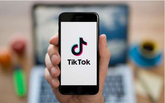 Tiktok Users Record High-Altitude Scientific Experiments And Extreme Research 