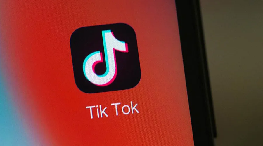 TikTok Under Fire for Inconsistent Moderation 